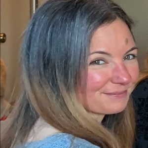 Meet your Posher, Lora